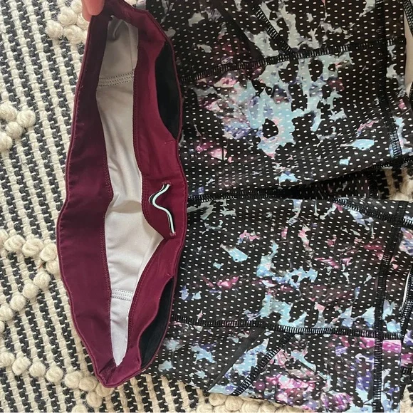 lululemon athletica Women's Athletic Shorts - Black and Burgundy - Picture 3 of 4